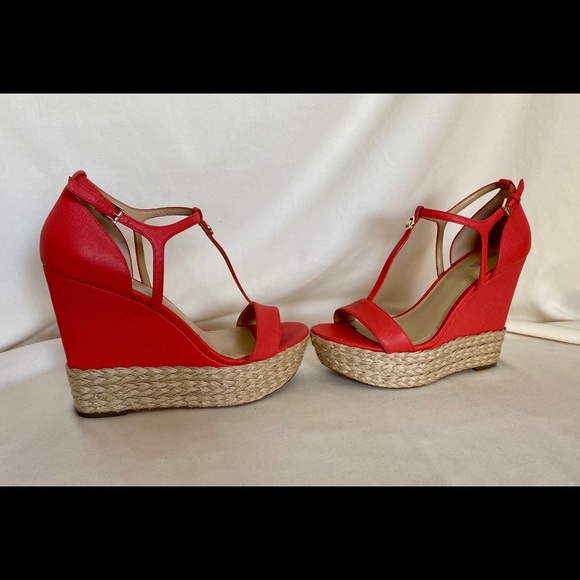 Michael Michael Kors Kerri T-strap Wedge - Picture 4 of 14